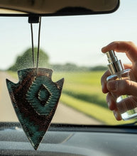 Load image into Gallery viewer, ARROWHEAD SHAPES reSCENTit CAR CHARMS