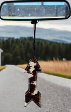 Load image into Gallery viewer, ARROW SHAPES reSCENTit CAR CHARMS