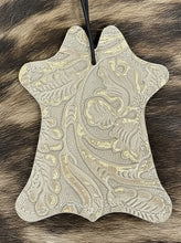Load image into Gallery viewer, MINI COW SHAPES reSCENTit CAR CHARMS
