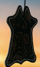 Load image into Gallery viewer, MINI COW SHAPES reSCENTit CAR CHARMS