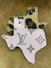 Load image into Gallery viewer, TEXAS SHAPES reSCENTit CAR CHARMS